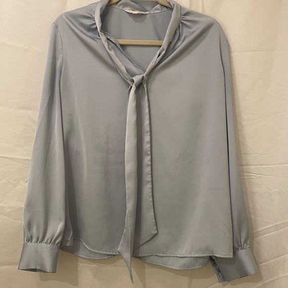 Women's Bow Tied Neck Chiffon Blouse - Picture 3 of 3